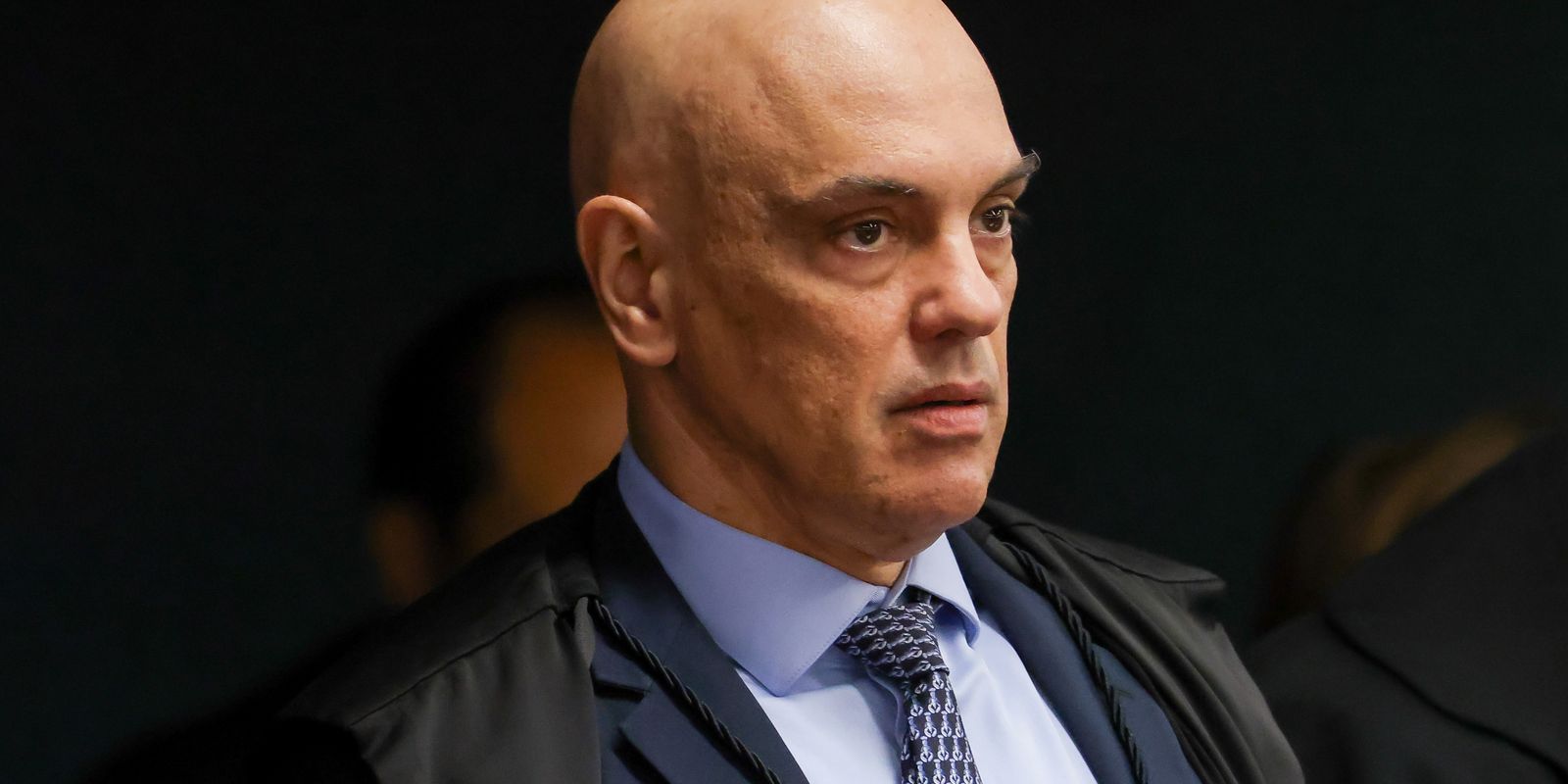 Moraes determina que Polícia Penal vigie Bolsonaro em tempo integral