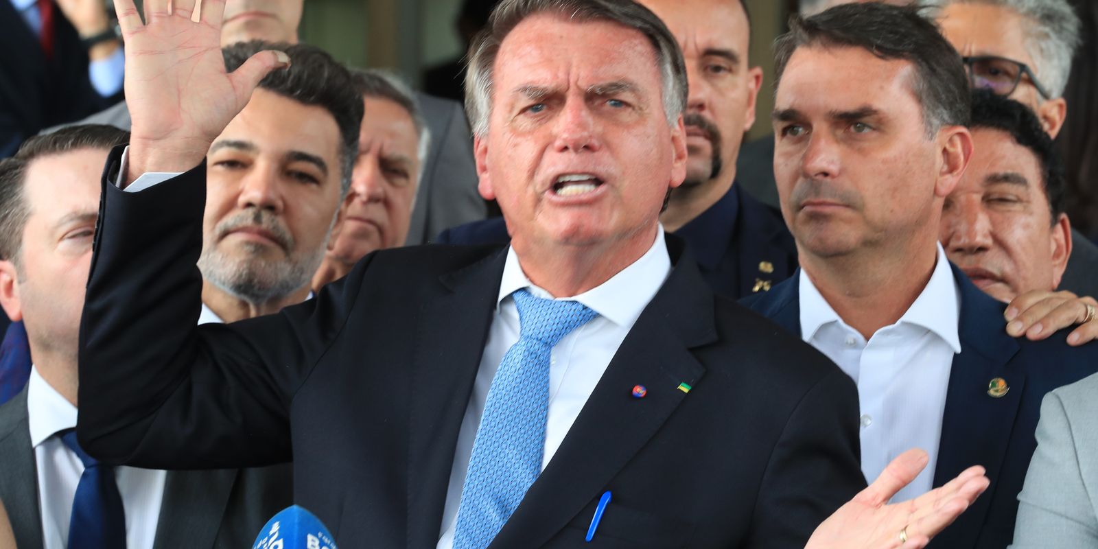 PGR recomenda reforço policial perto da casa de Bolsonaro