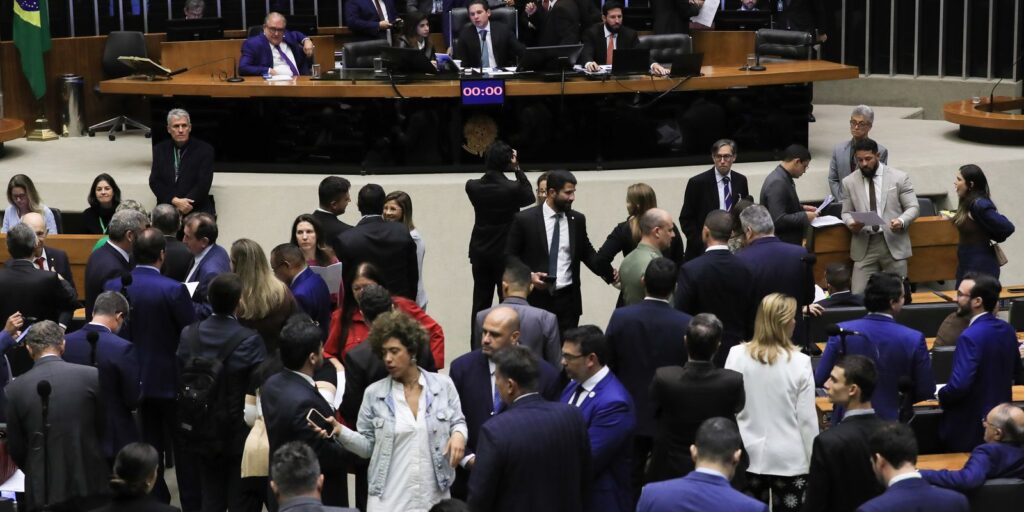 Câmara aprova urgência para votar direito à bagagem de mão gratuita