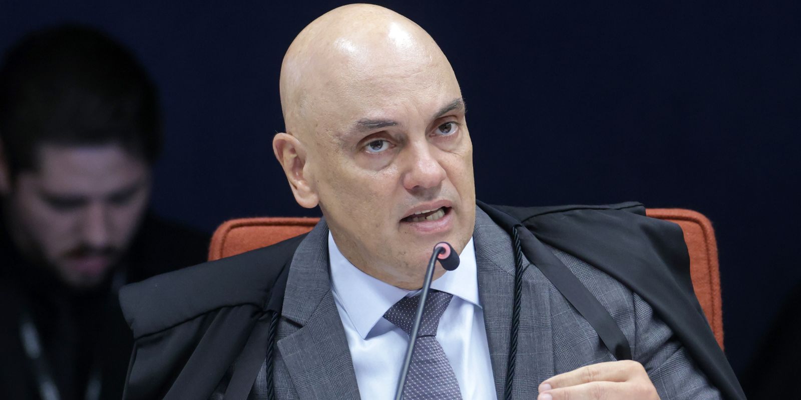 Moraes defende reabertura de investigação contra presidente do PL