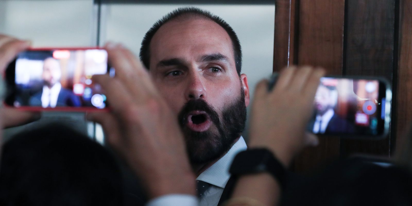 STF julga denúncia contra Eduardo Bolsonaro por coação