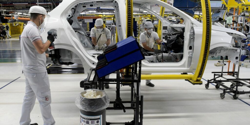 CCJ do Senado aprova fim da escala 6x1 e prevê jornada de 36h semanais