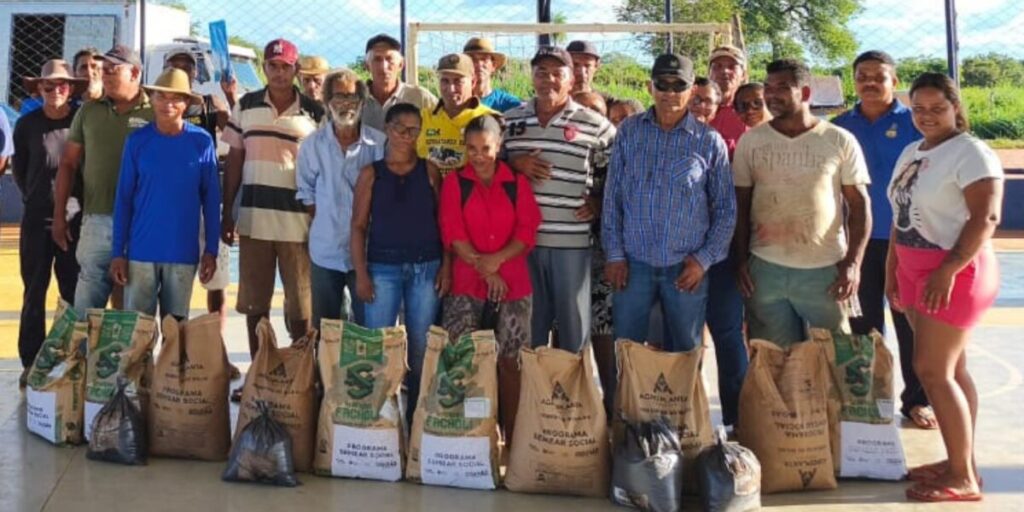 Emater Goiás inicia entregas do Semear Social