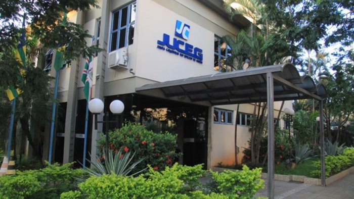 Imagem externa da sede da Juceg, em Goiânia.
