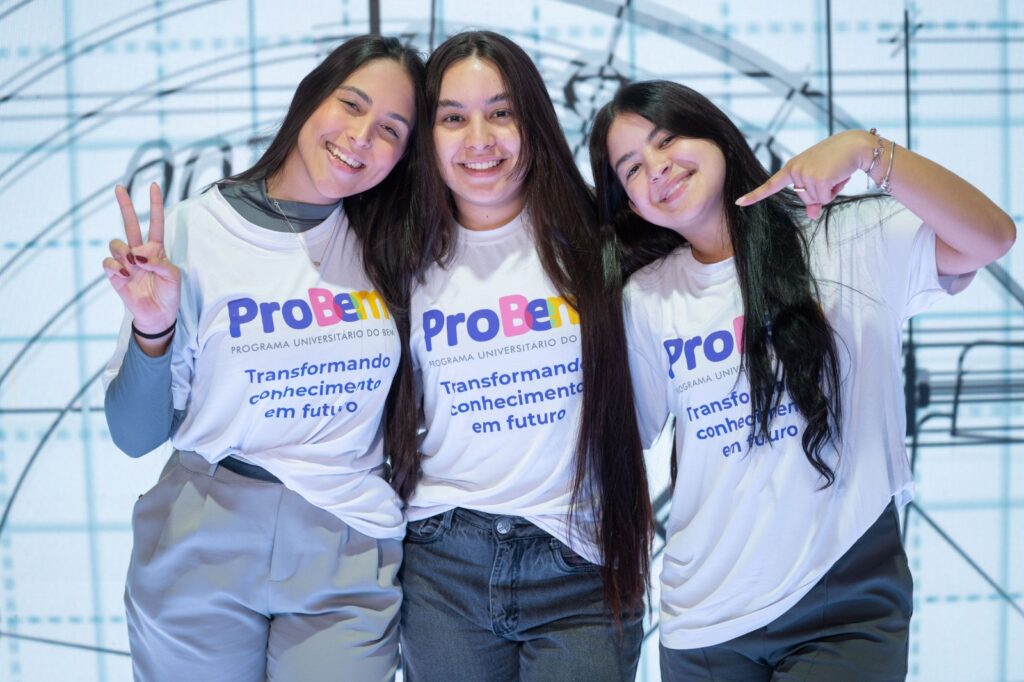 alunas com camiseta do ProBem