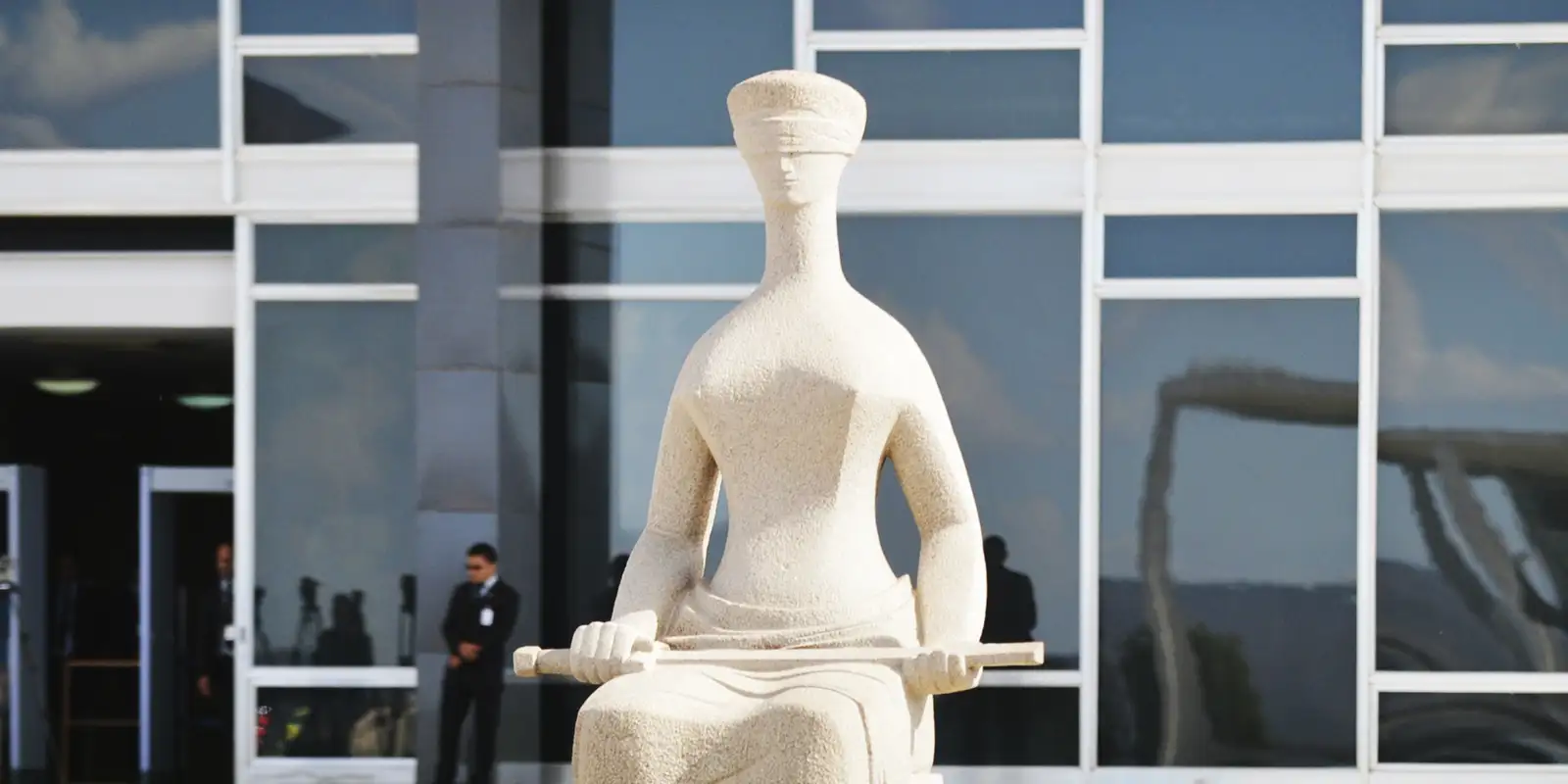 Presidentes do STF, Câmara, Senado e TCU discutem "penduricalhos"