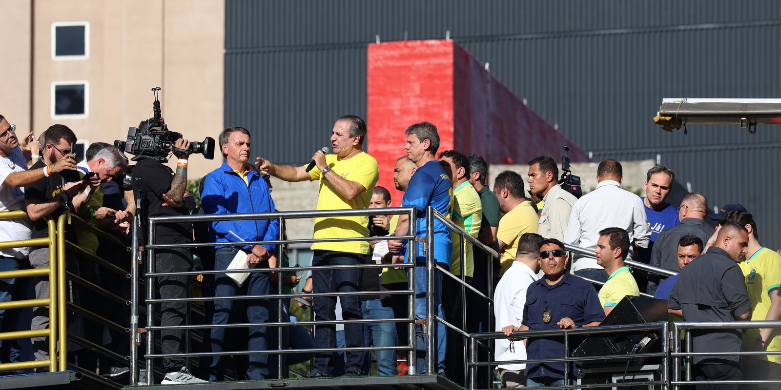 Moraes vota por tornar Malafaia réu por calúnia e injúria a militares