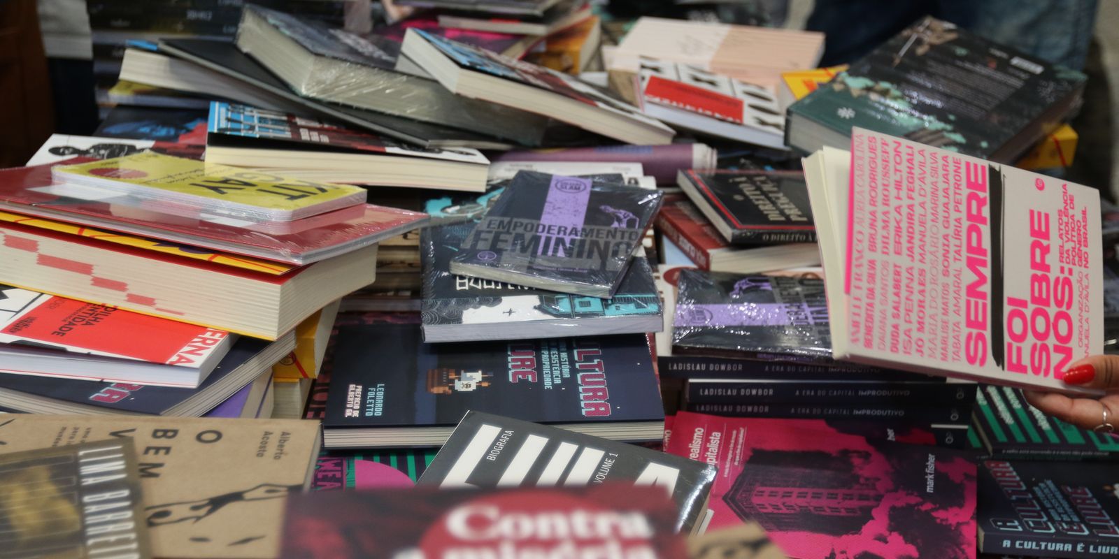 Projeto usa literatura para "empoderar" mulheres vítimas de violência