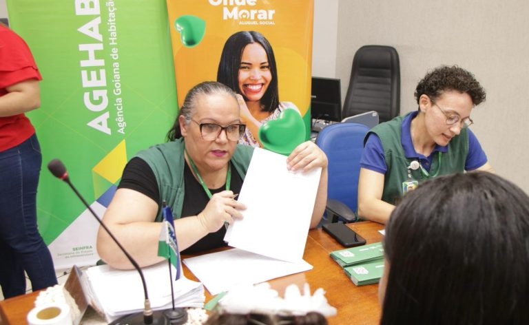 Agehab entrega benefícios habitacionais em três municípios