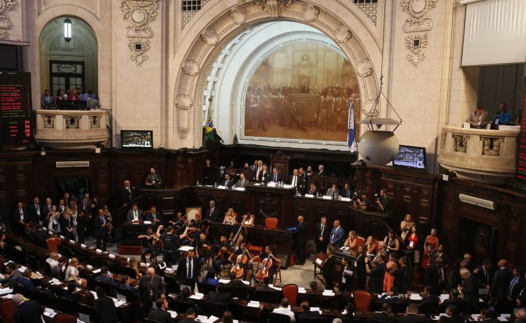 Alerj deve decidir sobre prisão de Bacellar nos próximos dias