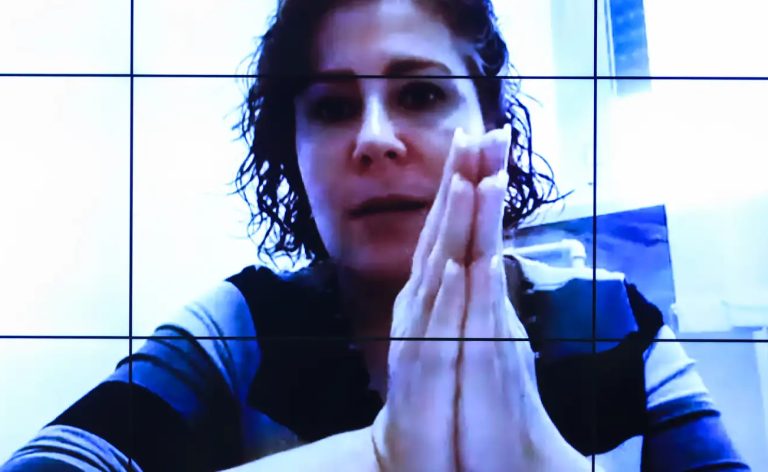 Alexandre de Moraes arquiva inquérito contra Carla Zambelli