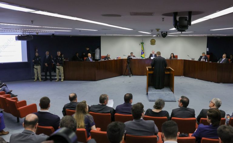 Aliados podem tentar responsabilizar Bolsonaro, avalia especialista