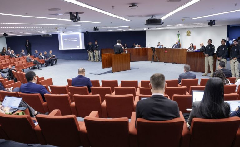 Após fala das defesas, julgamento do núcleo 3 é suspenso