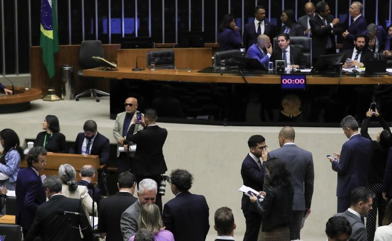 Aprovada urgência de PL que libera R$ 1,5 bi para saúde e educação