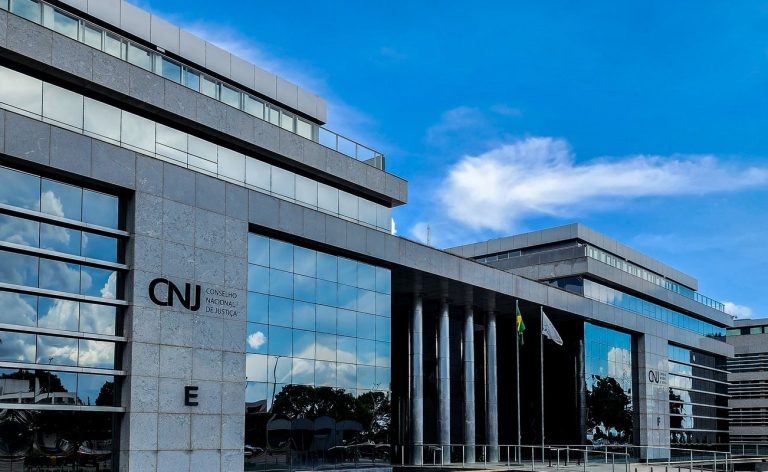 Bloqueio judicial automático de contas pode ocorrer em até duas horas