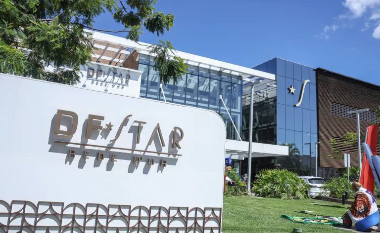 Bolsonaro deixa prisão para fazer cirurgia de hérnia no dia de Natal