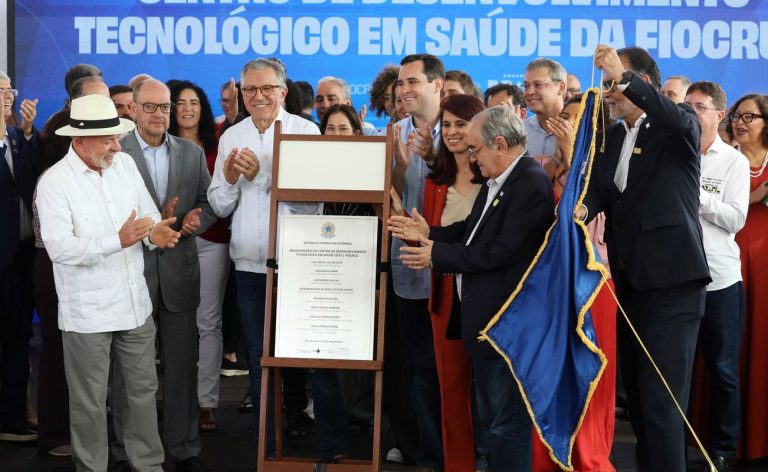Brasil não é menor nem menos competitivo do que ninguém, diz Lula