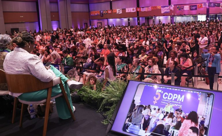Brasília: conferencistas exigem políticas para todas as "mulheridades"