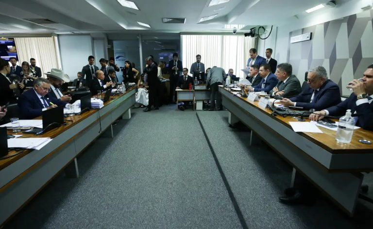 CPMI cancela sessão após investigados apresentarem atestado e HC