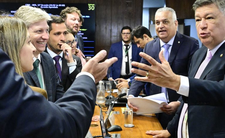 CPMI do INSS aprova quebra de sigilo de Lulinha e convoca André Moura