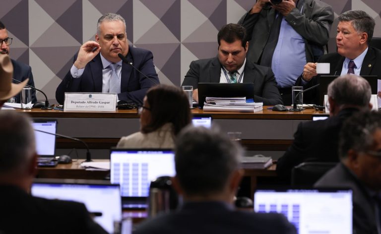 CPMI do INSS rejeita convocar Lulinha e o ministro Jorge Messias