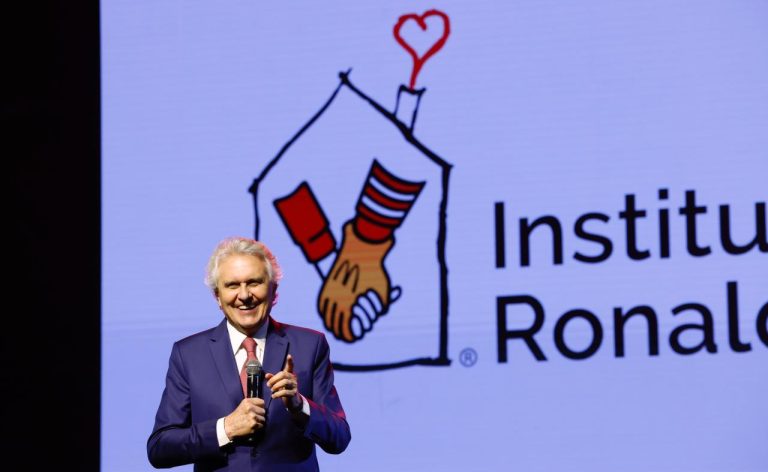 Caiado celebra Casa Ronald McDonald de Goiânia, a maior da América do Sul