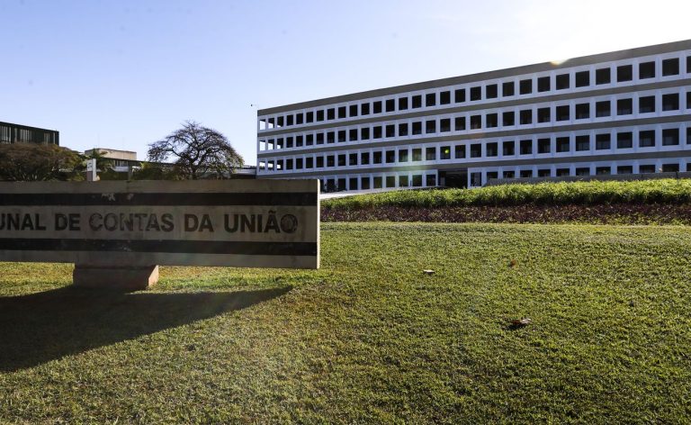 Câmara aprova PEC que considera tribunais de Contas órgãos permanentes