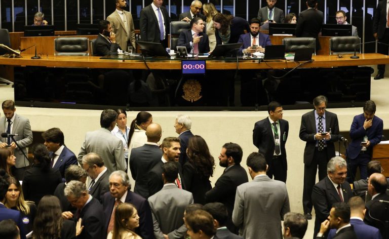 Câmara aprova ampliação gradual da licença-paternidade