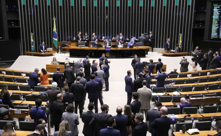 Câmara aprova projeto que cria a Universidade Federal do Esporte