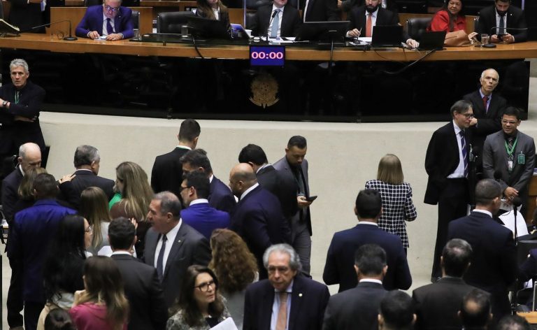 Câmara aprova projeto que tipifica o crime de domínio de cidades
