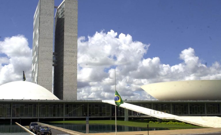 Câmara aprova urgência para oito projetos sobre segurança pública
