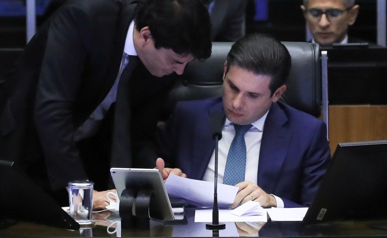 Câmara restabelece voto secreto em PEC da Blindagem