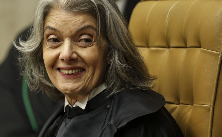 Cármen Lúcia diz que família pede pra ela deixar o STF