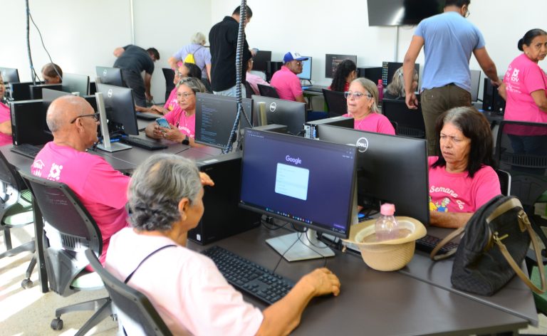 Cidadão Tech 60+ oferece cursos de inclusão digital em sete municípios