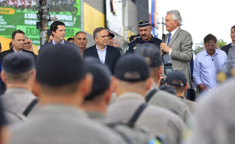 Helicóptero reforça segurança na Operação Natal Seguro