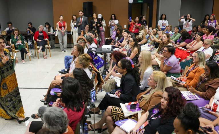 Conferência: delegadas pedem sistema único de políticas para mulheres