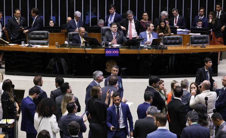 Congresso vota em 30 de abril veto de Lula a PL da Dosimetria