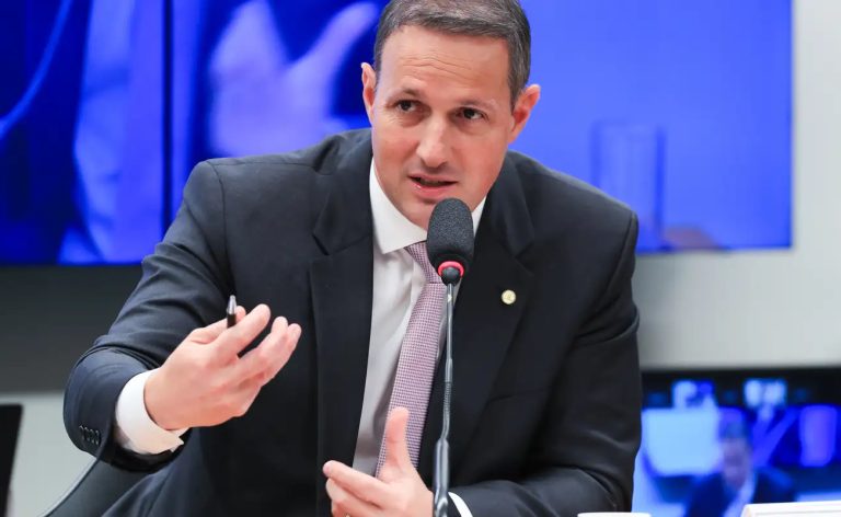 Derrite apresenta 5ª versão do PL Antifacção após críticas do governo