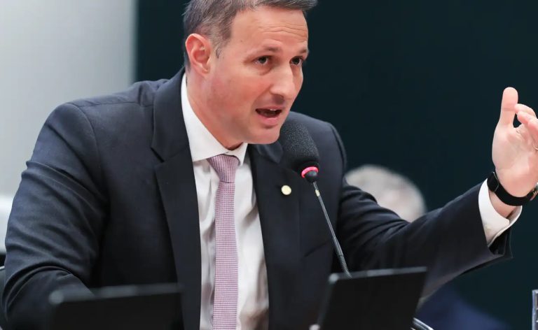 Derrite quer mudança na condução de audiências de custódia