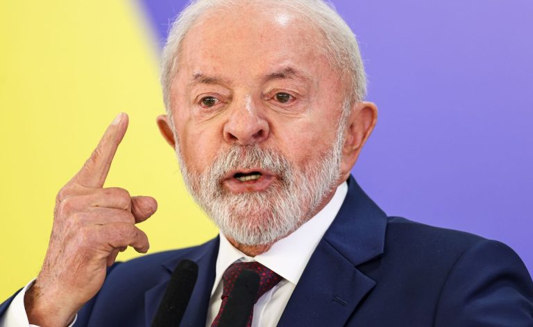 É possível negociar sem guerra, diz Lula sobre EUA e Venezuela
