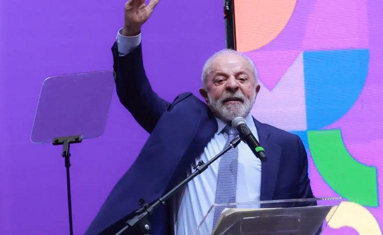 Em conferência, Lula diz que autoritarismo teme as mulheres