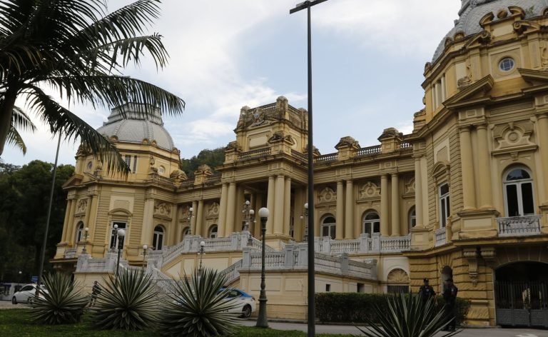 Entenda o que acontece no Rio com a renúncia de Claudio Castro