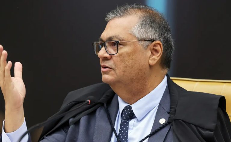 Estados e municípios têm 30 dias para explicar emendas para Perse