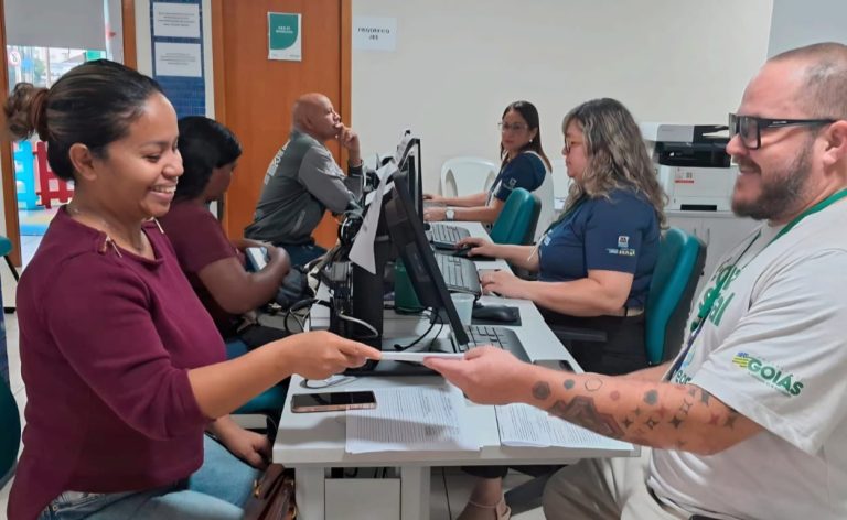 Feirão de Empregos abre vagas para construção, logística e comércio