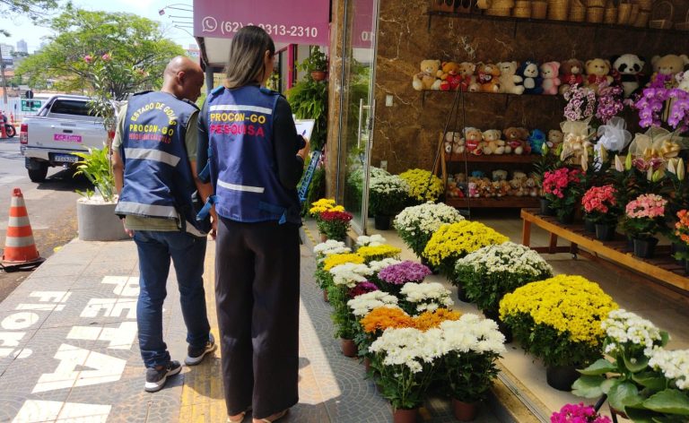 Fique Atento! Variação no preço das flores para Dia de Finados
pode chegar a quase 590% 

