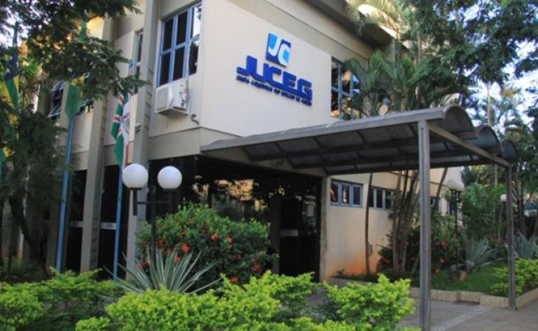 Imagem externa da sede da Juceg, em Goiânia.