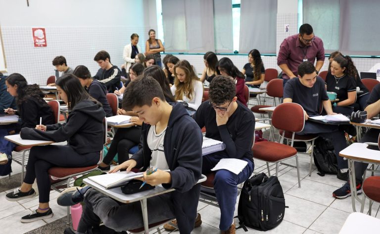 Governo de SP quer mudar forma de distribuir recursos para a educação