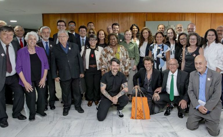 Governo debate combate ao antissemitismo com foco na educação