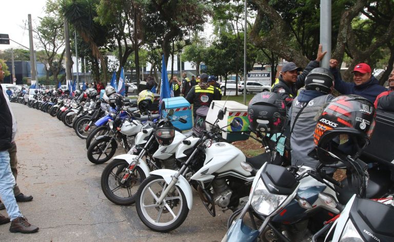 Governo prepara linha de crédito para motociclistas de aplicativos
