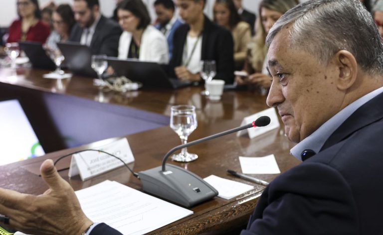 Governo rejeita desoneração para compensar redução de jornada